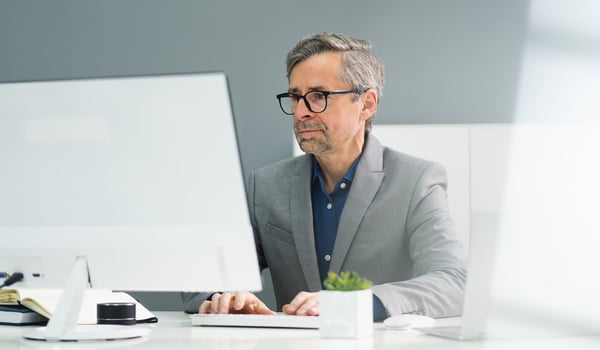 Financial professional sending a secure email