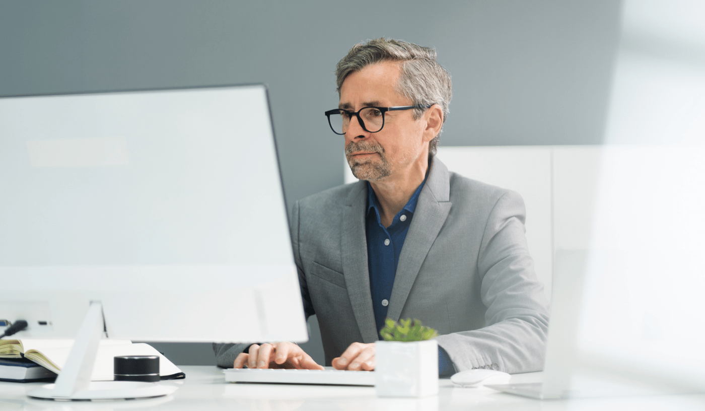 Financial professional sending a secure email